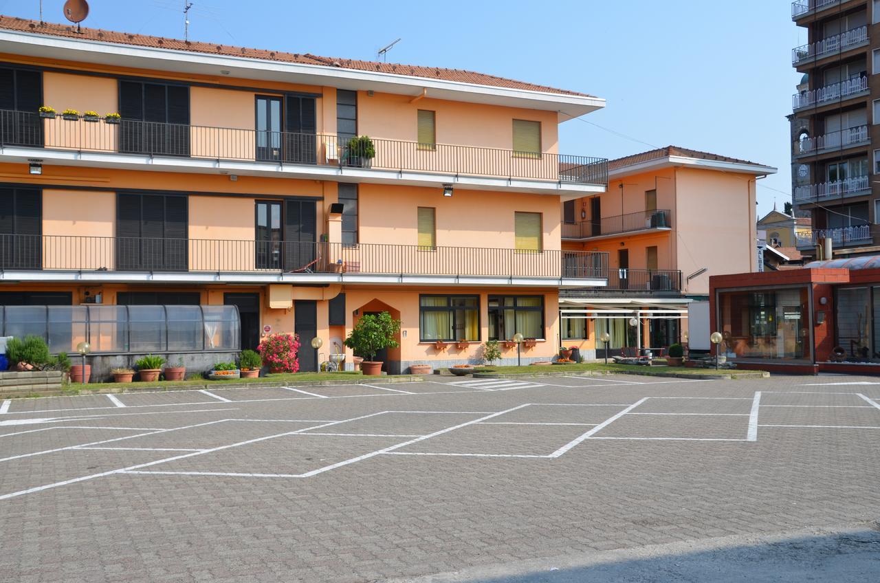 Albergo Roma Gattico Exterior foto